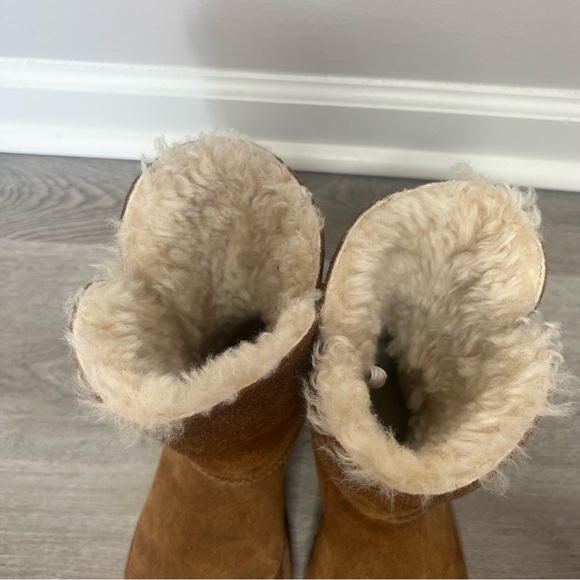 Ugg Bailey Button Chestnut Color Boots - Picture 6 of 16